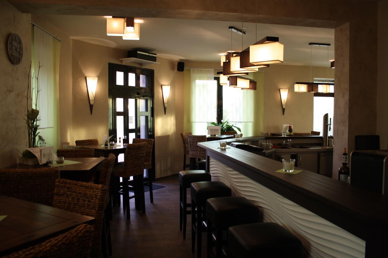 Hotel - Bistro - 3-Eck Merchweiler Eksteriør bilde